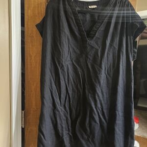 a.n.a Black V-Neck Tunic Top